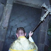 Podczas Pasterki drzwi jubileuszowe otworzył gospodarz parafii.