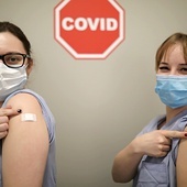 Zaszczepienie się to obecnie jedyny sposób dający realne szanse na pokonanie pandemii koronawirusa.