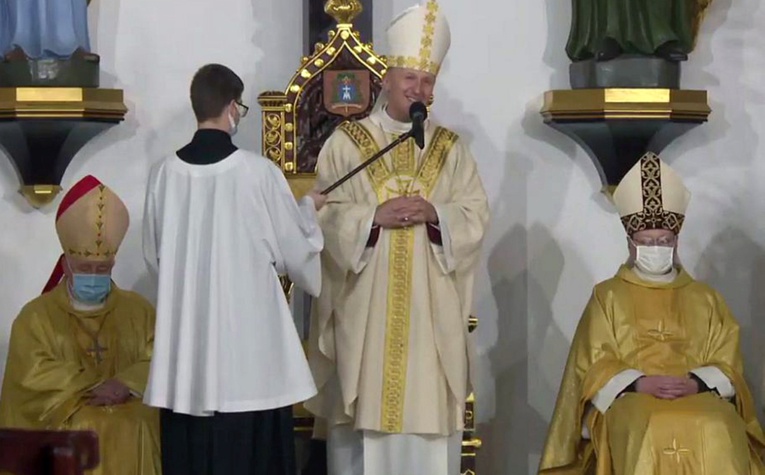 Bp Marek Solarczyk dziękuje za lata posługi w diecezji warszawsko-praskiej.