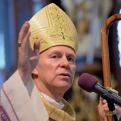 Bp Piotr Turzyński poleca w modlitwie wszystkich chorych.