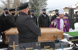 Bp Piotr Greger przewodniczył uroczystościom pogrzebowym ks. kan. Andrzeja Wolnego.