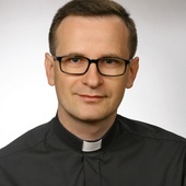 Ks. Marcin Kowalski.