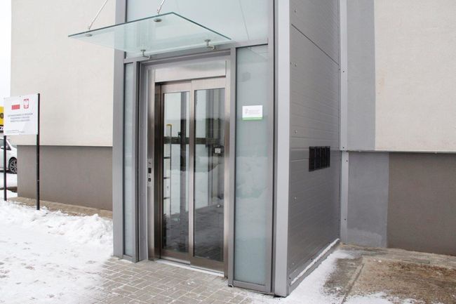 Nisko. Windą bliżej