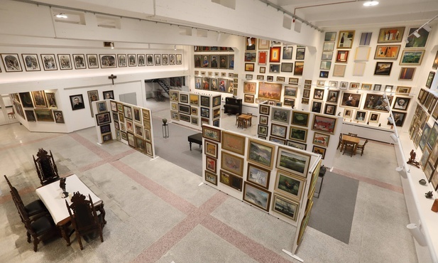  Galeria i muzeum archidiecezji katowickiej w budynku po byłej drukarni przy ul. Wita Stwosza 11.
