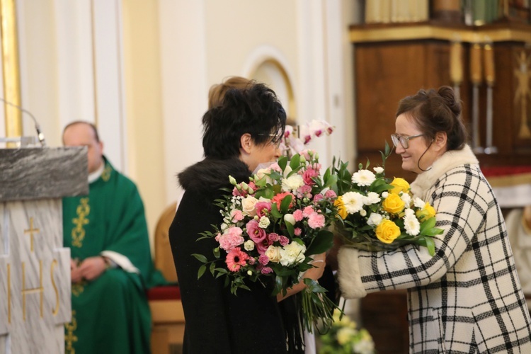 Wśród gratulujących nie zabrakło przedstawicielki władz powiatu bielskiego i zarazem siostry pani Lidii - Barbary Adamskiej