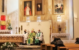 Bp Piotr Greger przewodniczył modlitwie jubileuszowej w Malcu.