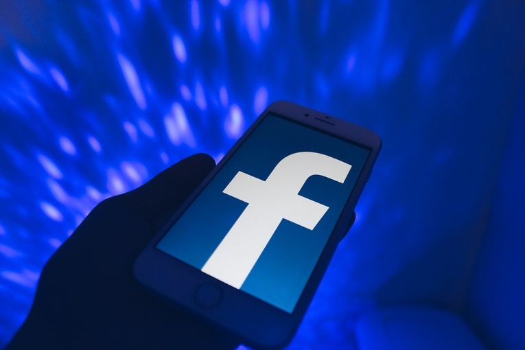 Facebook chce rozmawiać z rządem Australii; wcześniej zablokował Australijczykom dostęp do wiadomości