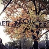 Rzecznik generalny TSUE: B. więzień Auschwitz może dochodzić sprawiedliwości za "polskie obozy"