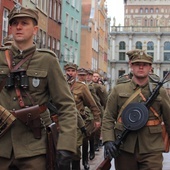 W defiladach zawsze brało udział kilkanaście grup rekonstrukcyjnych z całej Polski.