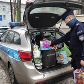 Katowice. Zbiórka na rzecz zaniedbanego 3-latka. Przerosła oczekiwania policjantów