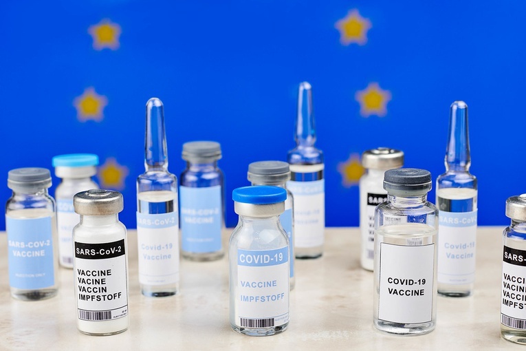 Niedzielski: W najbliższych miesiącach dostawy szczepionek wyniosą miesięcznie ponad 5 mln