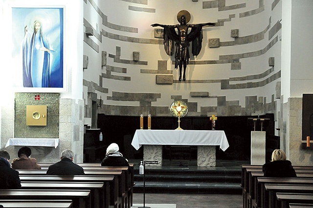 ▲	Kościół akademicki KUL to miejsce modlitwy osób związanych z uczelnią i mieszkańców Lublina.