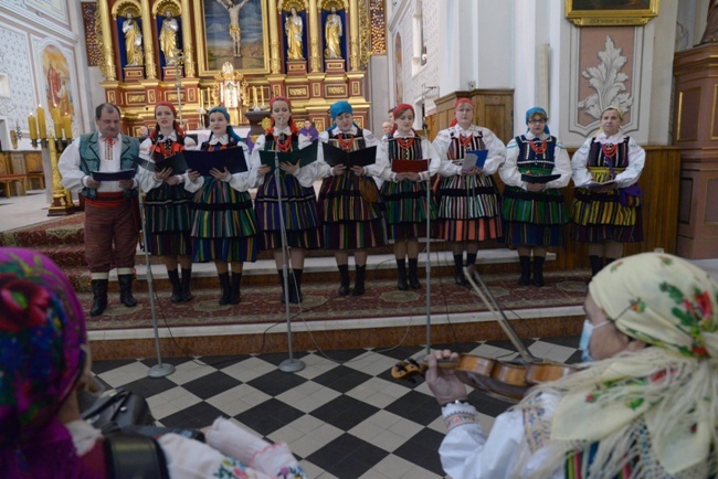 Koncert pasyjny ludowych zespołów