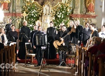 Chór ze Świdnicy, soliści i instrumentaliści z Warszawy i Krakowa wspólnie wykonali epopeję o św. Józefie. 