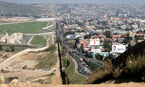 USA: Niekontrolowana fala uchodźców z Meksyku - "Administracja Bidena nieprzygotowana"