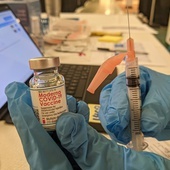 Ponad 5 mln szczepień przeciw COVID-19 w Polsce