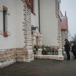 Mogiła śp. biskupa Gerarda Kusza w Dziergowicach
