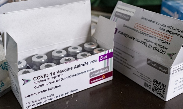W piątek do Polski dotarło 74 tys. szczepionek AstraZeneca
