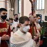 Bp Dajczak przewodniczy Mszy św. w Niedzielę Palmową w koszalińskiej katedrze.