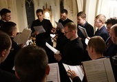 Krakowscy klerycy przygotowali nagrania pieśni wielkopostnych.