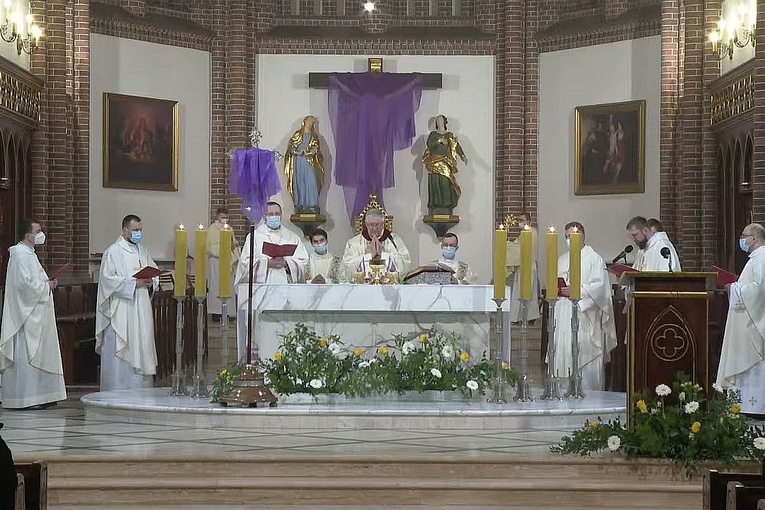 Sakrament Eucharystii nie jest wirtualny