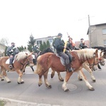 Wielkanocna procesja konna w Ostropie