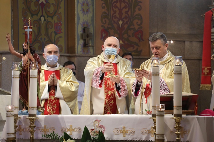 Ostatnia liturgia pogrzebowa, sprawowana podczas pożegnania ks. kan. Stanisława Byrdziaka w Czańcu.