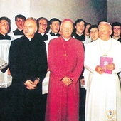 Papież poświęcił budynek 5 czerwca 1991 roku.