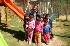 Nadia opiekowała się dziećmi ze slumsów.