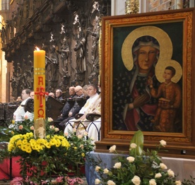 Uroczystość Matki Bożej Królowej Polski online
