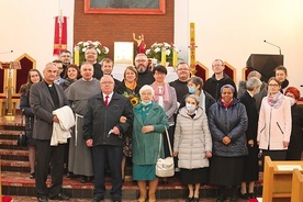 Uczestnicy uroczystości w harmęskim kościele.