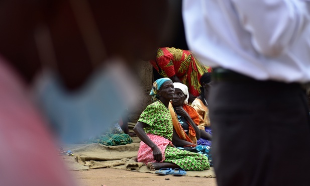 Pół roku więzienia za odmowę szczepienia? Uganda dąży do obowiązkowych szczepień przeciw COVID