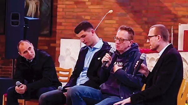 Panel dyskusyjny. Od lewej: Michał Świderski, Marcin Zieliński, Marcin Jakimowicz, Aleksander Bańka.