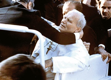 Pytania pozostały. Kto stał za zamachem na Jana Pawła II?