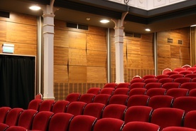 Morawiecki: Przyspieszamy otwarcie kin, filharmonii i teatrów