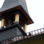 Usadowienie wieżyczki na kościele św. Józefa w Prudniku Lesie