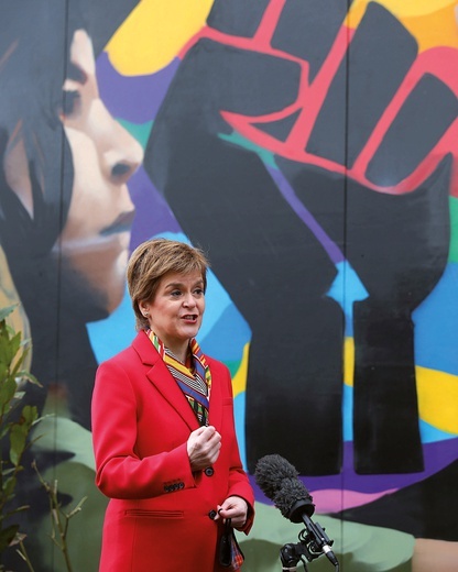 Liderka SNP Nicola Sturgeon zapowiada dążenie do odłączenia się Szkocji od Wielkiej Brytanii.