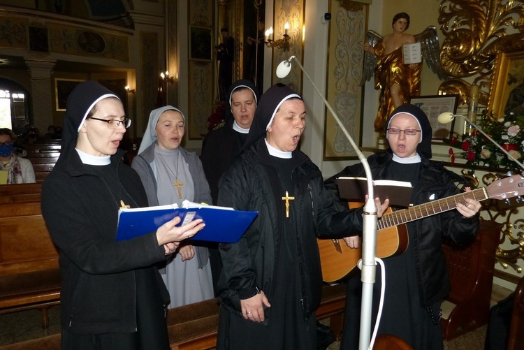 Siostry włączyły się w liturgię Mszy św.