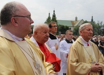 Kard. Dziwisz: Czy wolno godzić się, by w Polsce nie szanowano osoby i świętości Jana Pawła II?