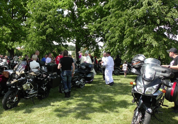 Czasami trzeba zgasić silnik. Pielgrzymka motocyklistów do Skrzatusza