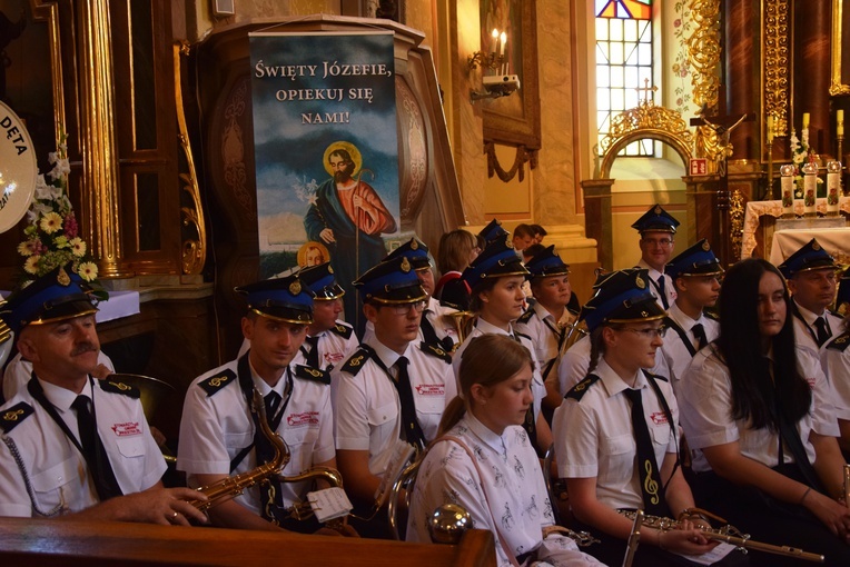 Poświęcenie sztandaru orkiestry w Górze św. Małgorzaty