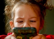 Pawlak: W 2020 r. prawie 10 tys. połączeń z Dziecięcym Telefonem Zaufania RPD