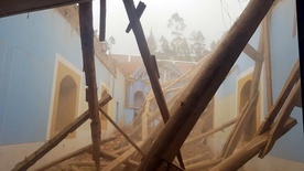 Jak Bóg zawalił ścianę kościoła w Ayaccocha