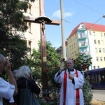 Błogosławieństwo krzyża przy ul. Szczytnickiej we Wrocławiu