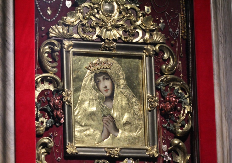 Przygotowanie do 25. rocznicy koronacji obrazu Matki Bożej Adorującej