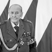 Ppłk Marian Pawełczak w maju skończył 98 lat. 