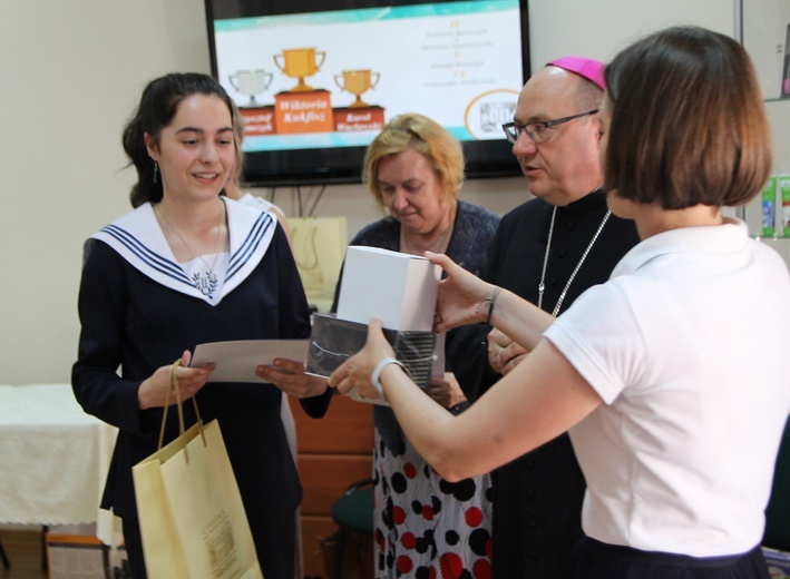 Finaliści XXV Ogólnopolskiego Konkursu Wiedzy Biblijnej nagrodzeni