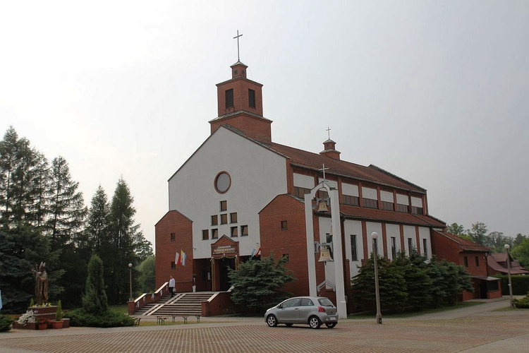 Kościół parafii-jubilatki w Sułkowicach-Łęgu.