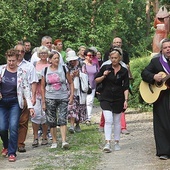 	Grupa pielgrzymów z Koszalina przybyła pod opieką ks. Andrzeja Zaniewskiego.