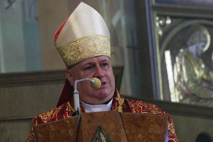 Bp Piotr Greger przewodniczył Mszy św. w Dnu Papieskim w bielskiej katedrze św. Mikołaja.